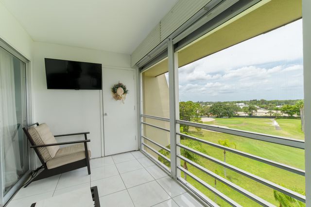 3959 Via Poinciana Drive 602, Lake Worth, FL 33467