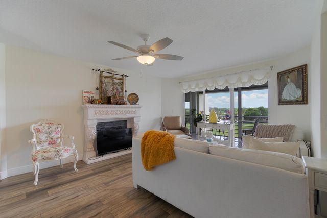 3959 Via Poinciana Drive 602, Lake Worth, FL 33467