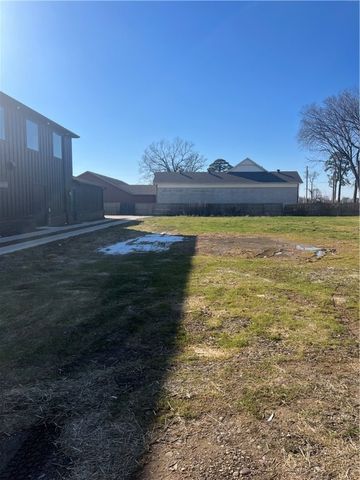 426 SW Glover Street, Bentonville, AR 72712