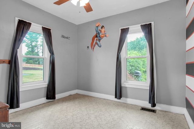 21 H ST, Carlisle, PA 17013