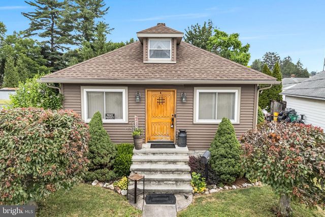 21 H ST, Carlisle, PA 17013