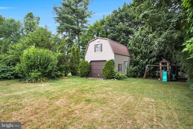 21 H ST, Carlisle, PA 17013