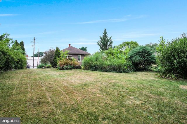 21 H ST, Carlisle, PA 17013