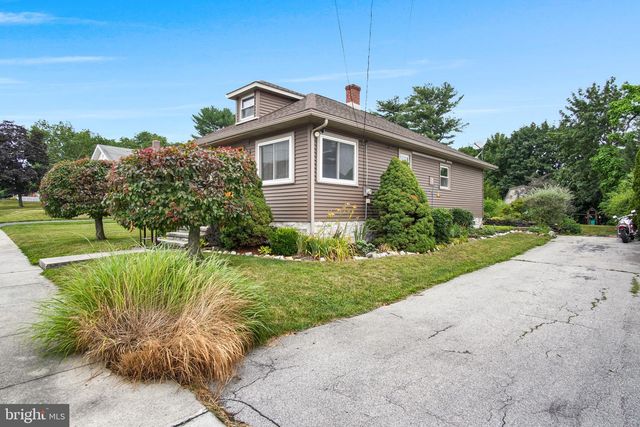 21 H ST, Carlisle, PA 17013