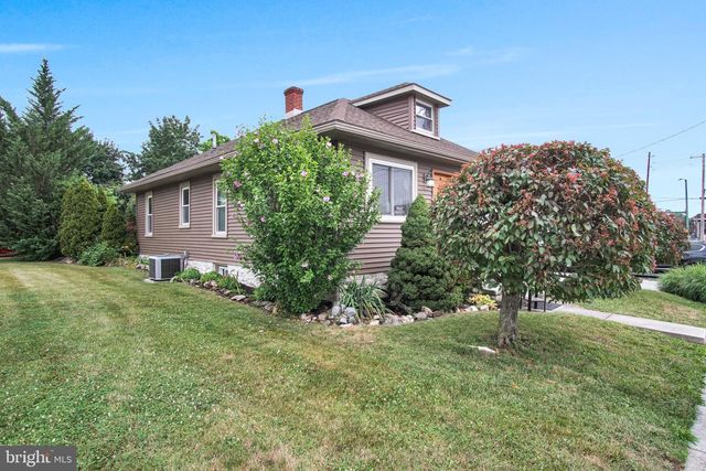 21 H ST, Carlisle, PA 17013