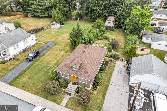 21 H ST, Carlisle, PA 17013
