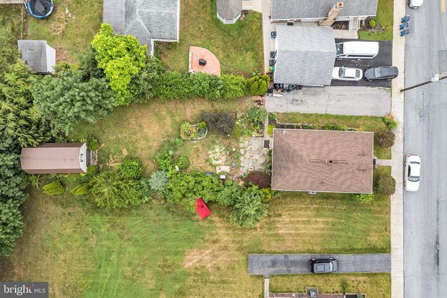 21 H ST, Carlisle, PA 17013