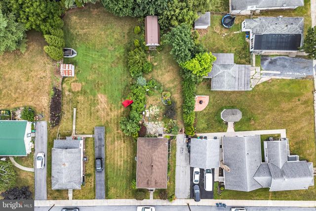 21 H ST, Carlisle, PA 17013