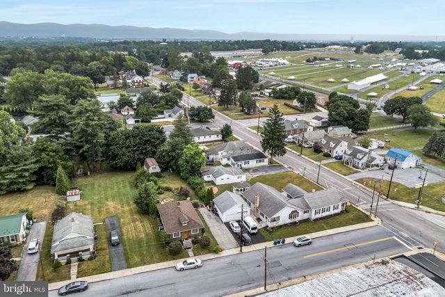 21 H ST, Carlisle, PA 17013