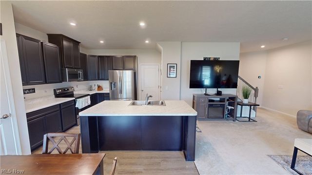 1528 Spruce Hill Drive, Stow, OH 44224