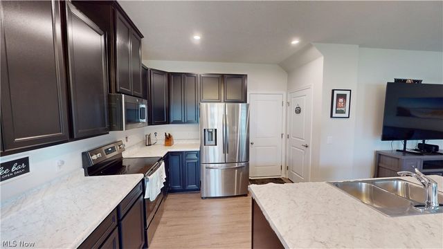 1528 Spruce Hill Drive, Stow, OH 44224
