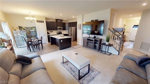 1528 Spruce Hill Drive, Stow, OH 44224