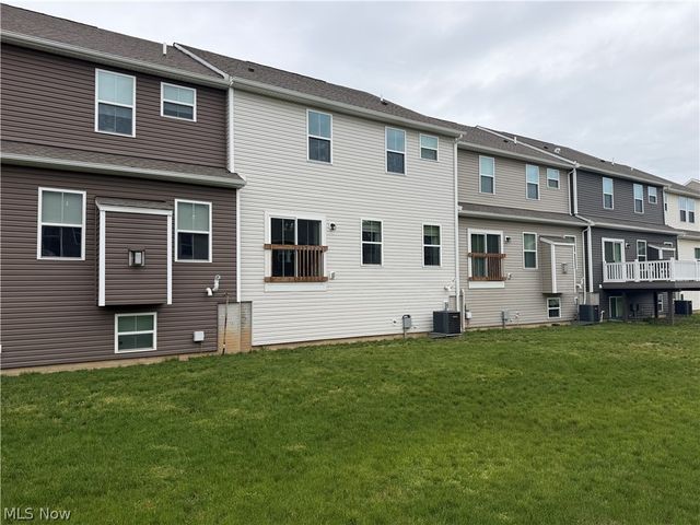 1528 Spruce Hill Drive, Stow, OH 44224