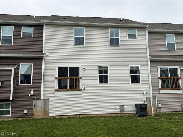 1528 Spruce Hill Drive, Stow, OH 44224