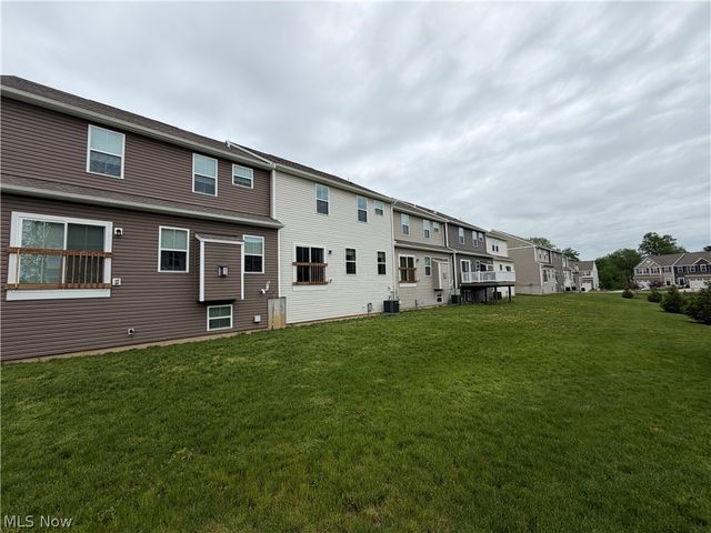 1528 Spruce Hill Drive, Stow, OH 44224