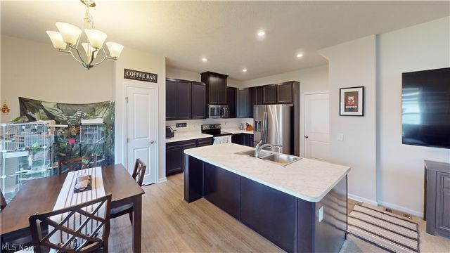 1528 Spruce Hill Drive, Stow, OH 44224