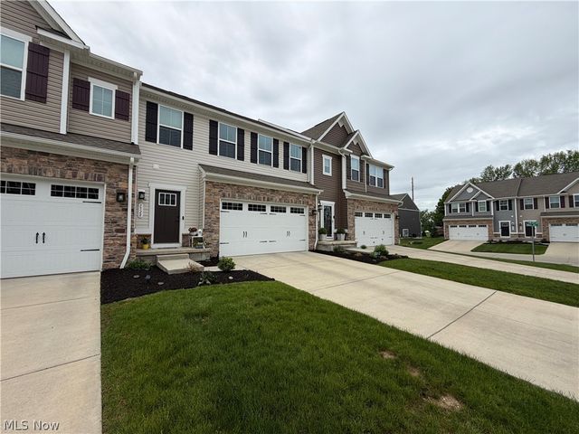 1528 Spruce Hill Drive, Stow, OH 44224