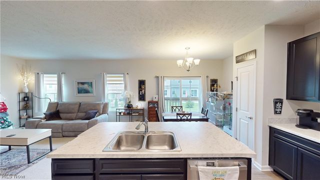 1528 Spruce Hill Drive, Stow, OH 44224