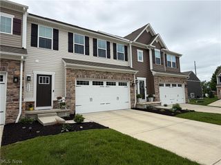 1528 Spruce Hill Drive, Stow, OH 44224