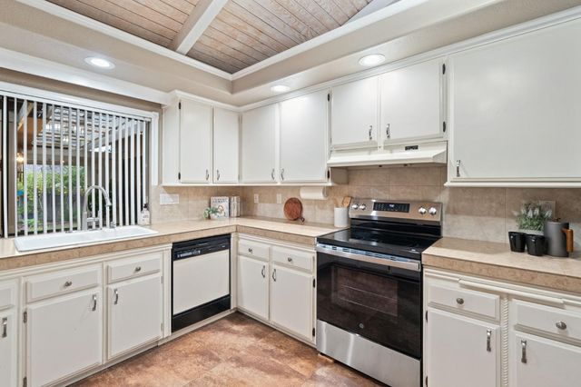 7201 Canelo Hills Dr, Citrus Heights, CA 95610