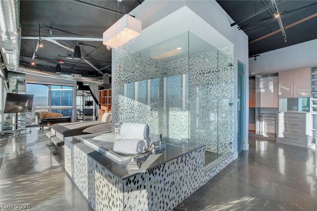 4471 DEAN MARTIN Drive 4300, Las Vegas, NV 89103