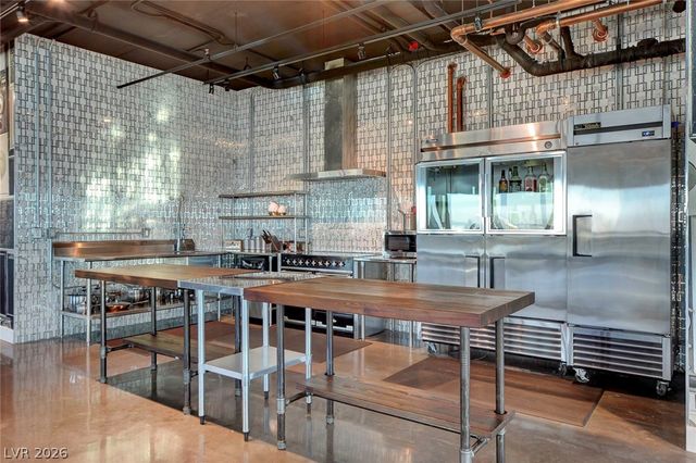 4471 DEAN MARTIN Drive 4300, Las Vegas, NV 89103