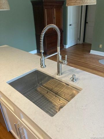 2 Colonial Road 126, Beacon, NY 12508