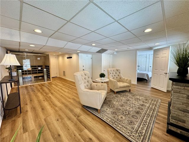 46 Creek Ridge, Pittsford, NY 14534