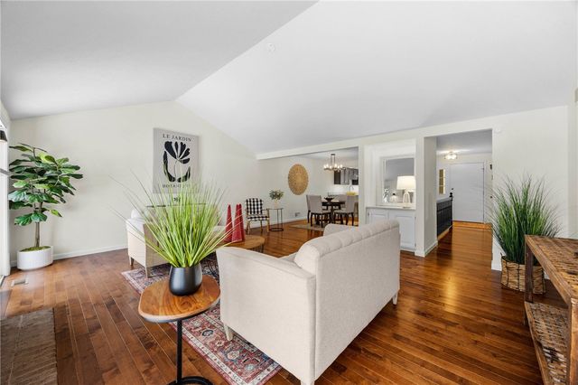 46 Creek Ridge, Pittsford, NY 14534