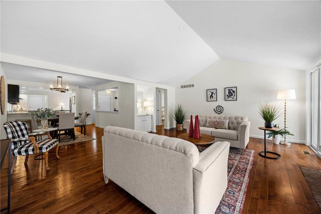 46 Creek Ridge, Pittsford, NY 14534