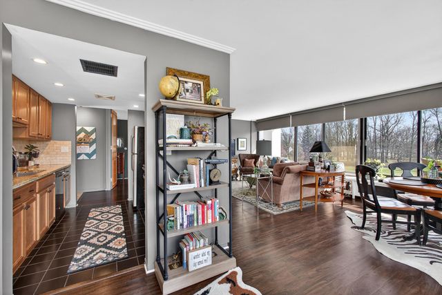 1337 21 Avenue 3D, Rock Island, IL 61201