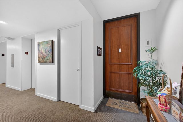 1337 21 Avenue 3D, Rock Island, IL 61201