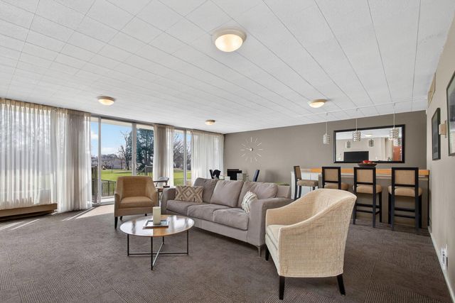 1337 21 Avenue 3D, Rock Island, IL 61201