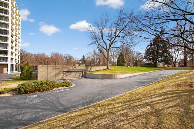 1337 21 Avenue 3D, Rock Island, IL 61201