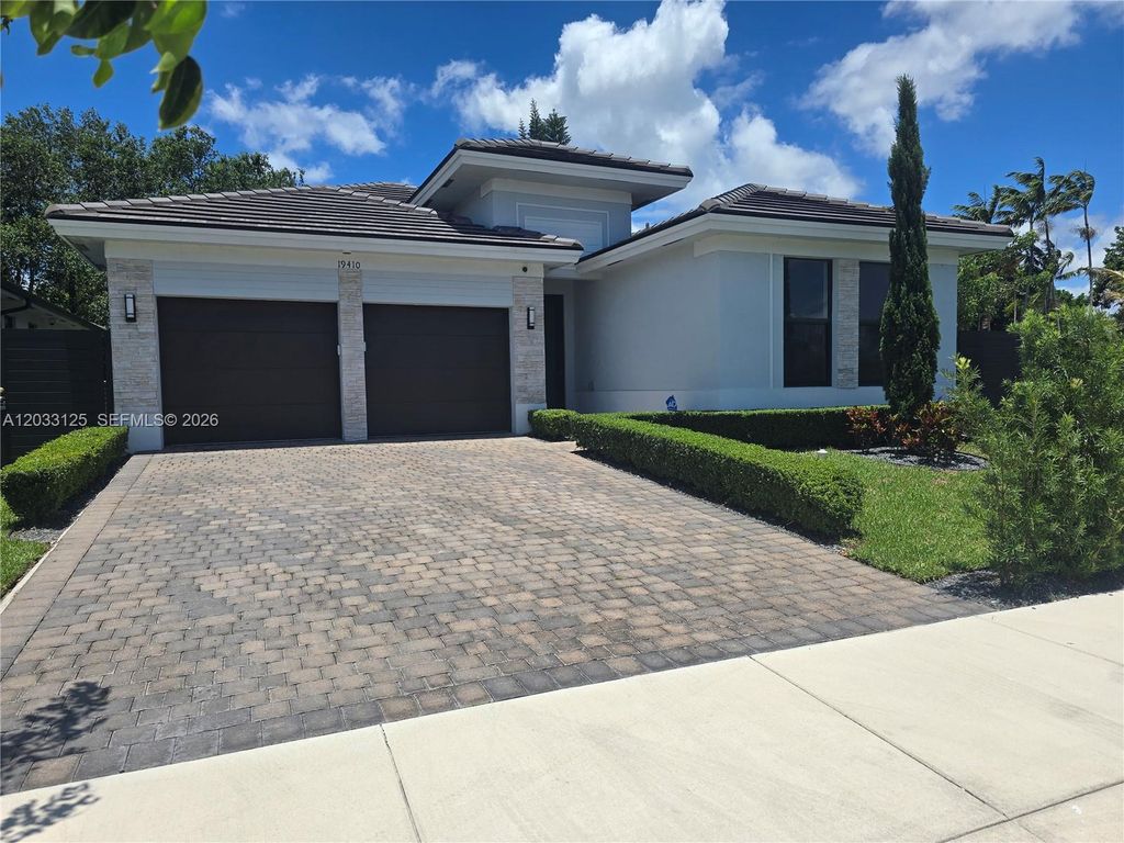 19410 SW 124th Court, Miami, FL 33177