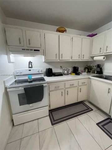 7815 N Camino Real I-216, Miami, FL 33143