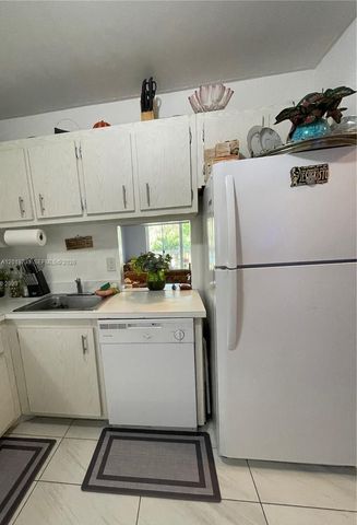 7815 N Camino Real I-216, Miami, FL 33143