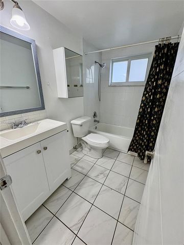 7815 N Camino Real I-216, Miami, FL 33143