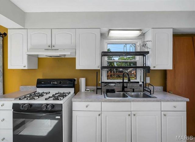 9108 Fayette Avenue, St Louis, MO 63123
