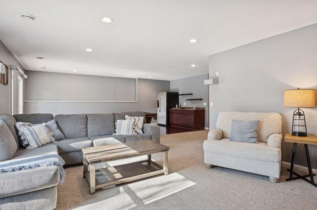 6152 146th Avenue NW, Anoka, MN 55303