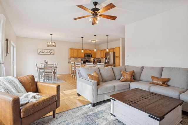 6152 146th Avenue NW, Anoka, MN 55303