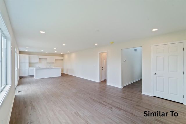 215 Varley Lane, Stuart, IA 50250