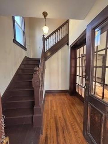 3 Dean Place, Poughkeepsie, NY 12601