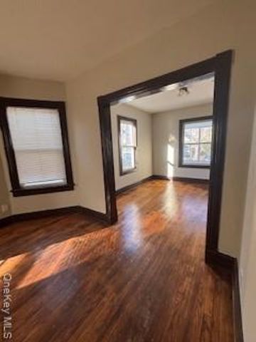 3 Dean Place, Poughkeepsie, NY 12601