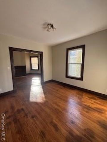 3 Dean Place, Poughkeepsie, NY 12601