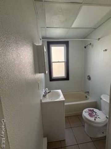 3 Dean Place, Poughkeepsie, NY 12601