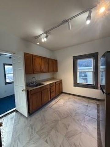 3 Dean Place, Poughkeepsie, NY 12601