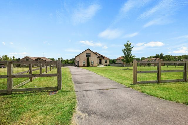 645 Jackson Rd, Portland, TN 37148