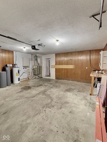 1904 W Sun Valley Parkway, Muncie, IN 47303