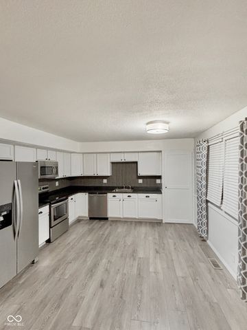 1904 W Sun Valley Parkway, Muncie, IN 47303